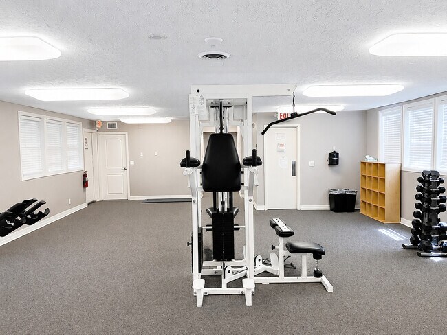 Gimnasio para residentes en Sunset Ridge - Sunset Ridge Townhomes