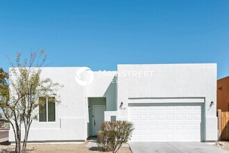 Building Photo - 1530 W Grove St
