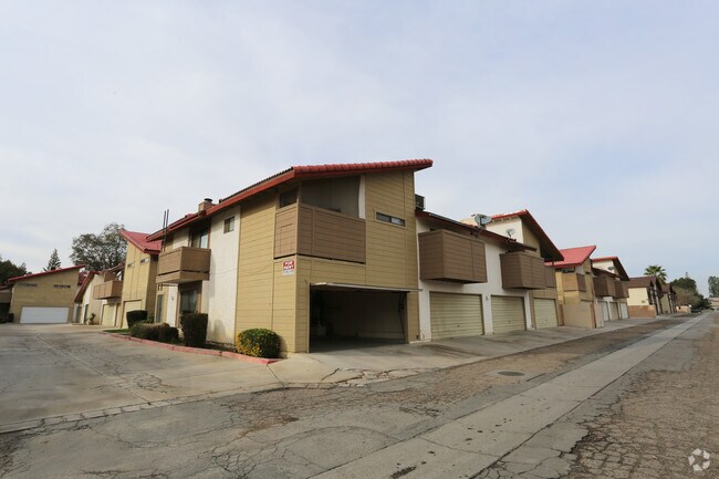Peppermill Apartments Bakersfield Ca Building Photo Peppermill Apartments