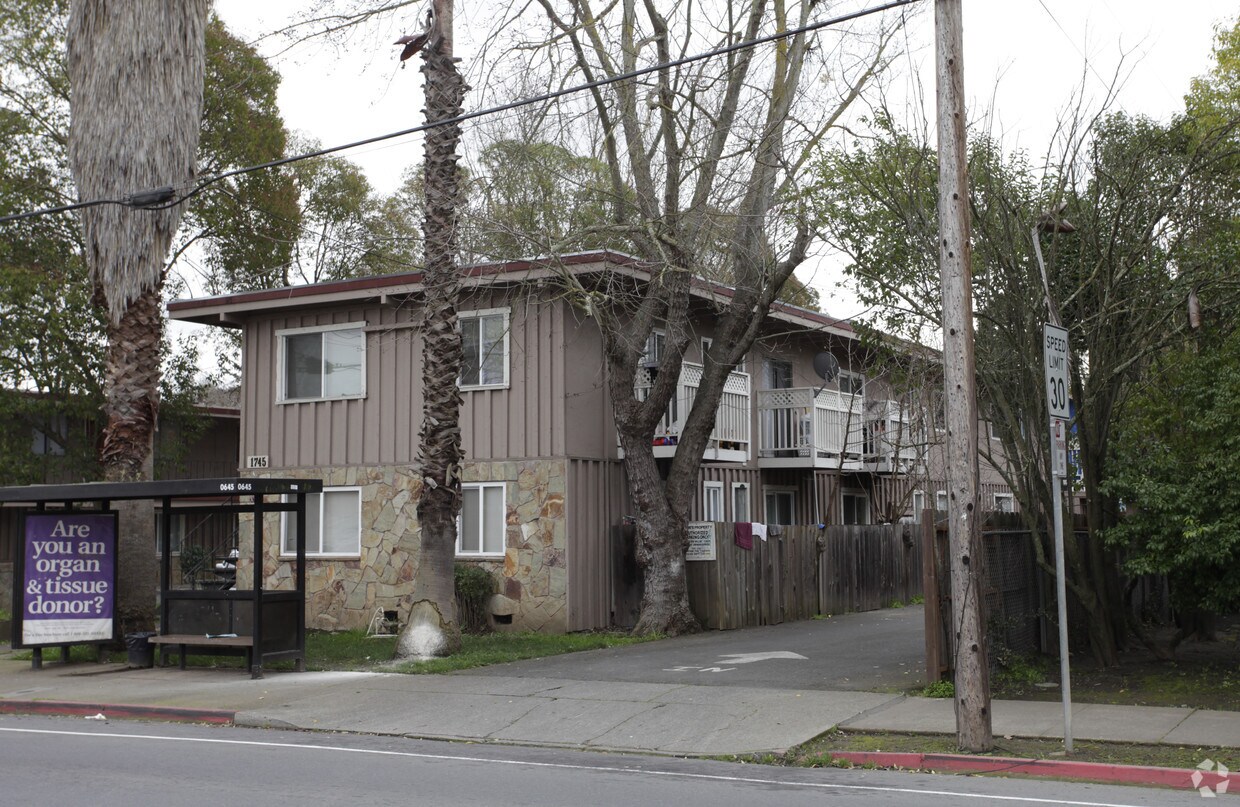 1745 Lincoln Ave, Napa, CA 94558 Apartments in Napa, CA