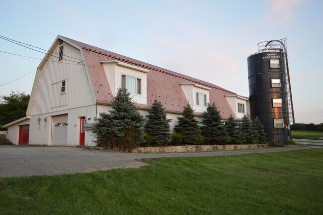 Foto del edificio - 142 Homestead Ln