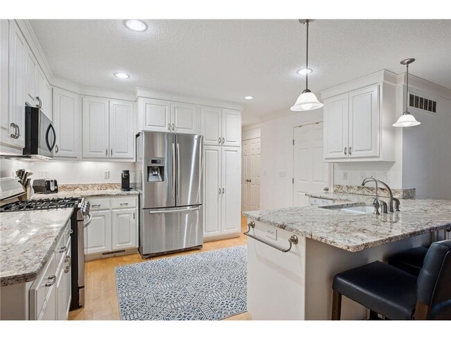 Foto del edificio - 145 Holly Ln N