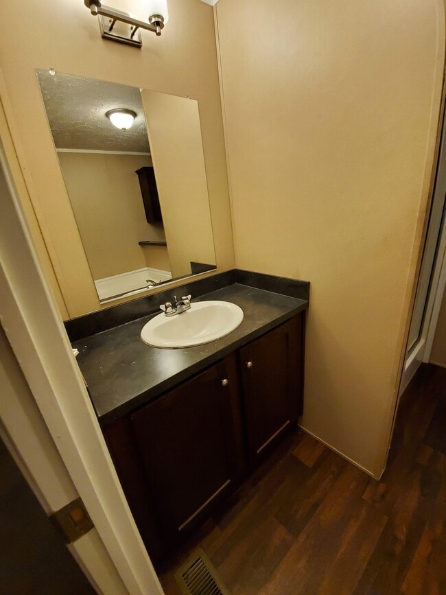 Building Photo - 284 Jordanshire Cir