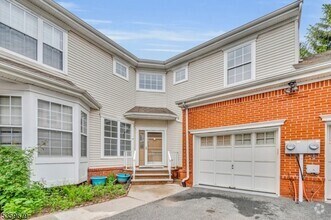 Building Photo - 63 Albert Ct