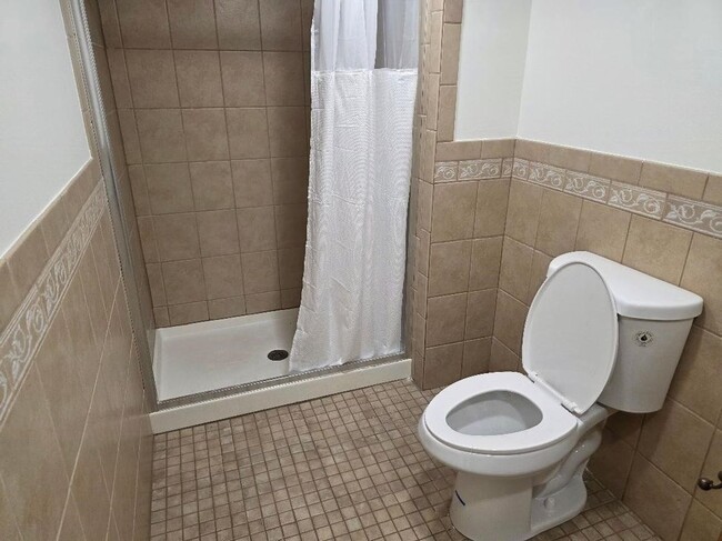 Building Photo - 9 Charles St