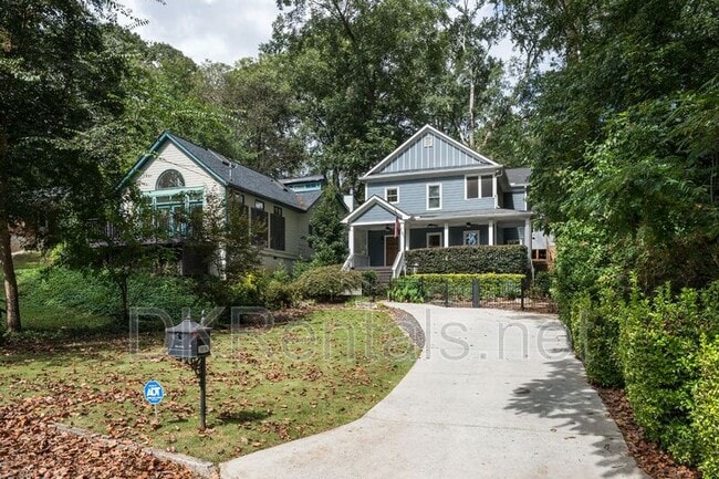 Photo - 1018 Berne St SE House