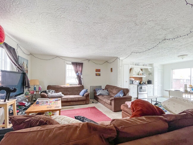 Building Photo - 75 Magoun Ave