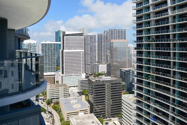 Building Photo - 1000 Brickell Plaza