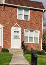 Building Photo - 547 Eastlawn Ave