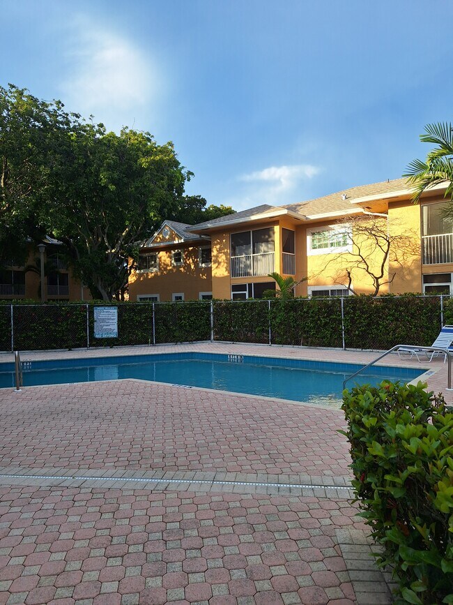 Foto del edificio - 401 SE 10th St