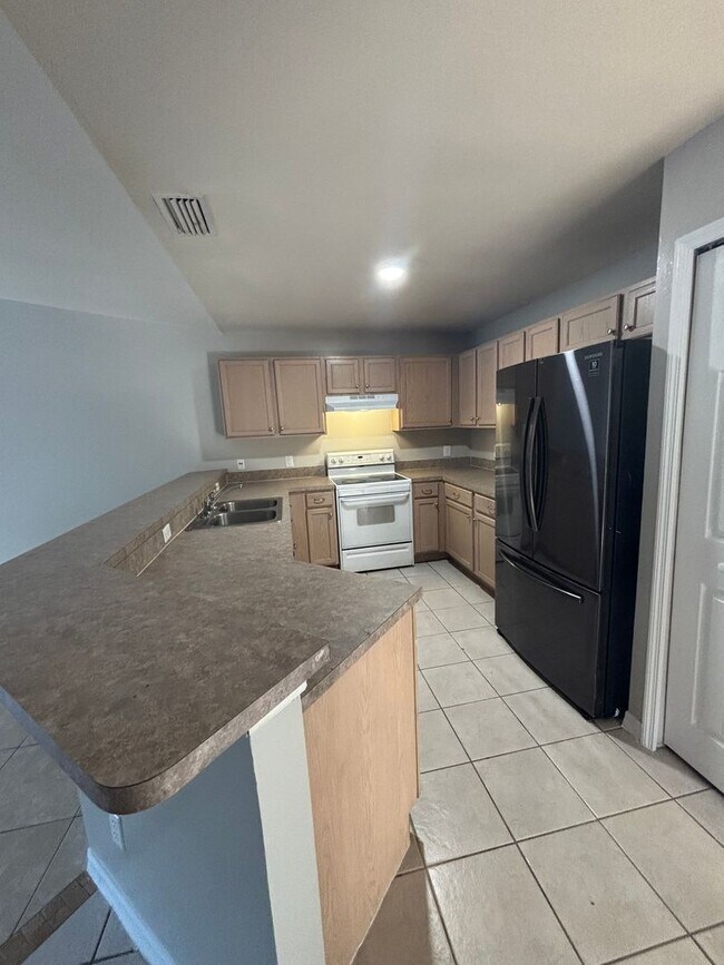 Foto del edificio - 5319 Centennial Blvd