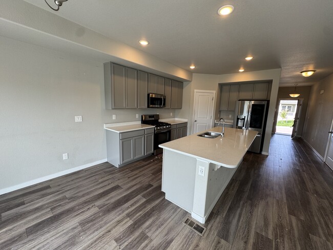 Building Photo - 5921 Mumford Dr