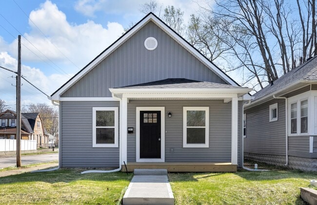 Photo - 2041 N Dexter St House