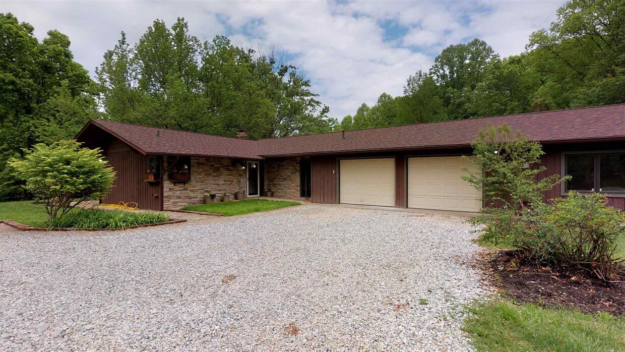 4594 W Cowden Rd, Ellettsville, IN 47429 House for Rent in