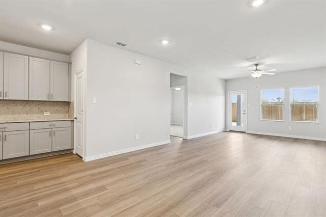 Building Photo - 3407 High Valley Dr