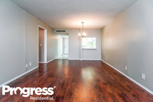 Foto del edificio - 9470 Live Oak Pl