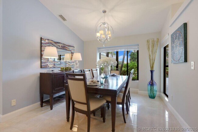 Foto del edificio - 156 Thornton Dr
