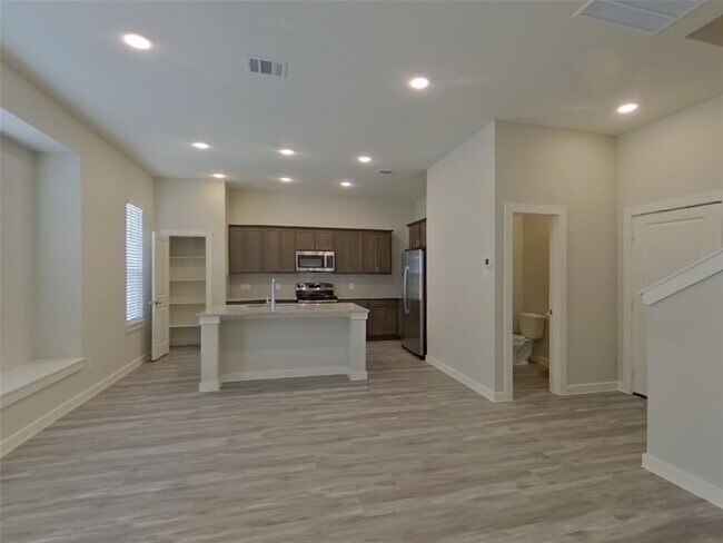 Foto del edificio - 9835 Willow Creek Commerce Dr