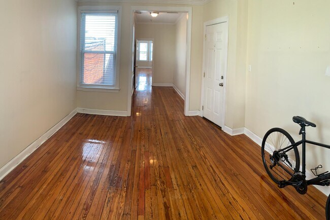 living room off kitchen - 33 Thorne St