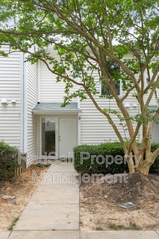 Building Photo - 3823 Staffordshire Ln