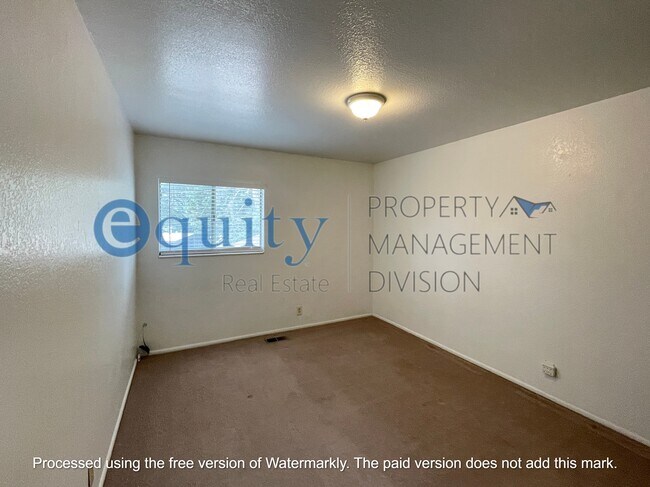 Foto del edificio - 1341 Merritt Cir