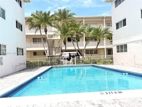 Building Photo - 462 Golden Isles Dr