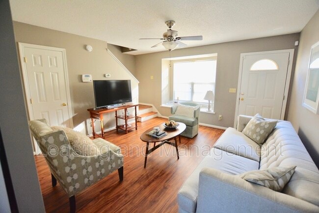 Building Photo - 1423 Ashley River Rd