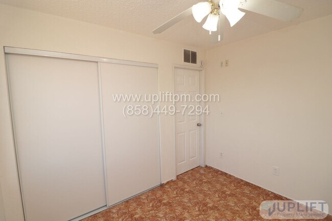 Building Photo - 3-Bedroom, 2-Bathroom w/ Garage + Washer/D...