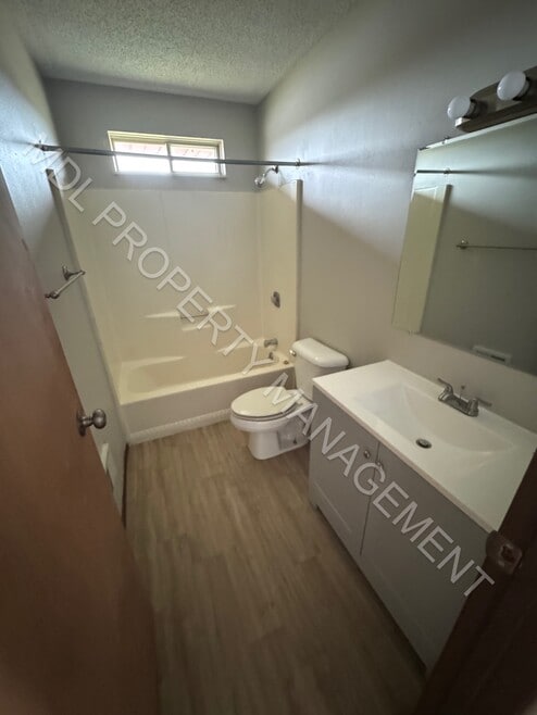 Building Photo - Thomas White Apartments