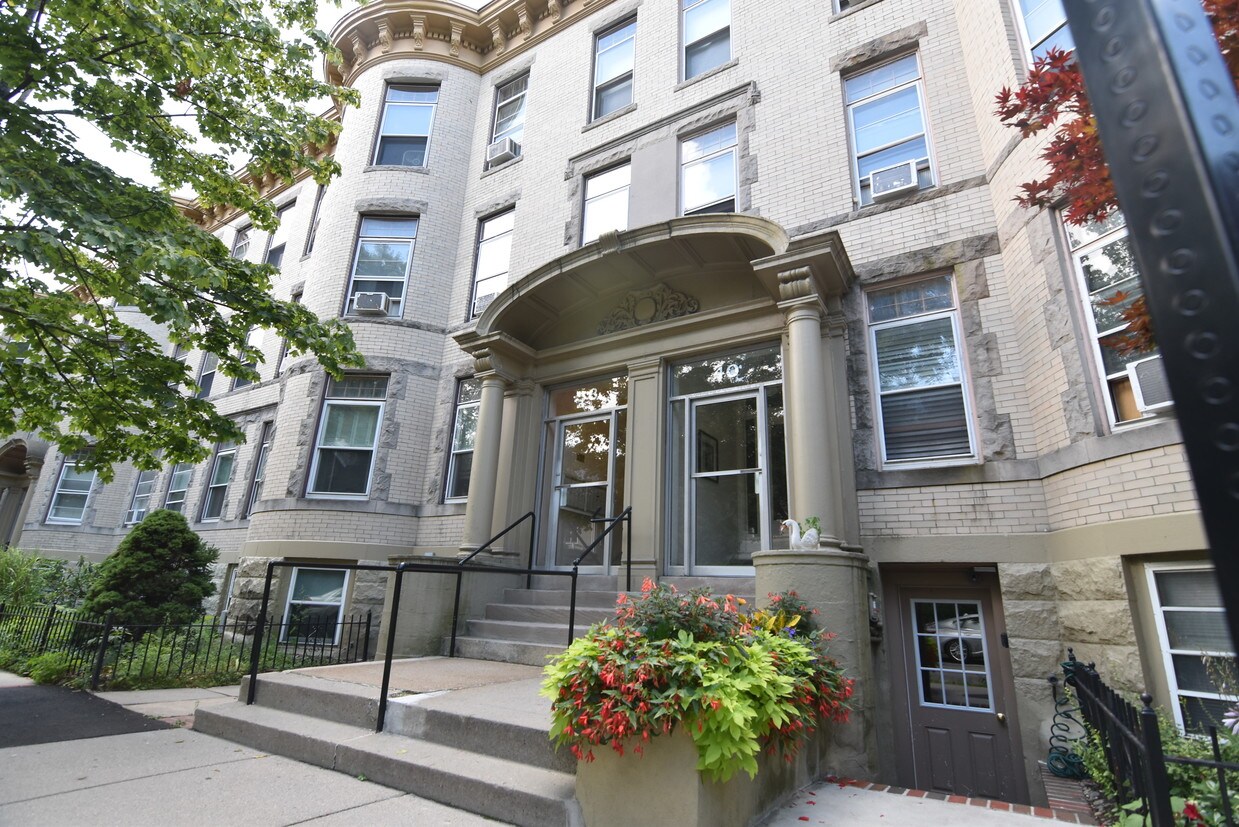 40 Winchester St, Brookline, MA 02446 Condo for Rent in Brookline, MA