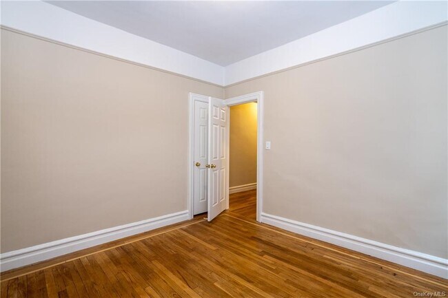 Building Photo - 4547 Carpenter Ave