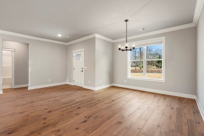 Building Photo - 13 Kirkcolm Dr