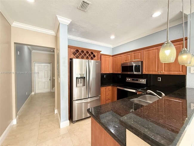 Foto del edificio - 17650 NW 73rd Ave