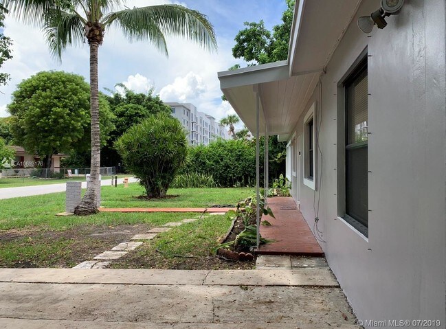 Building Photo - 9825 SW 183rd St