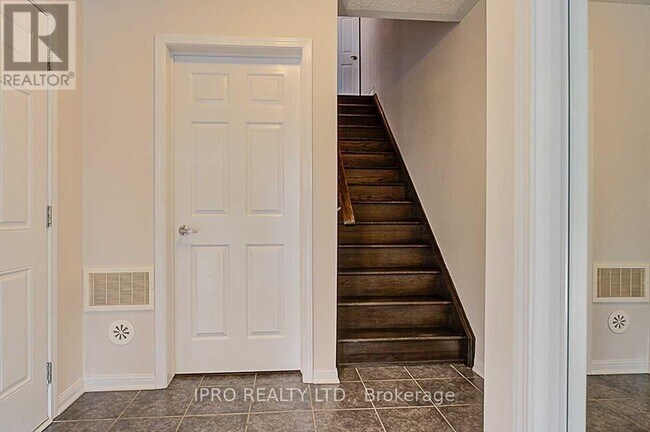 Building Photo - 226 Septimus Heights