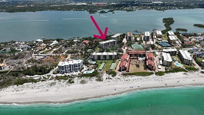 Foto del edificio - 8625 Midnight Pass Rd