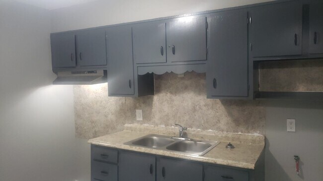 Building Photo - 2948 Brewer Ave
