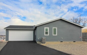 Building Photo - 1214 N Morain Loop