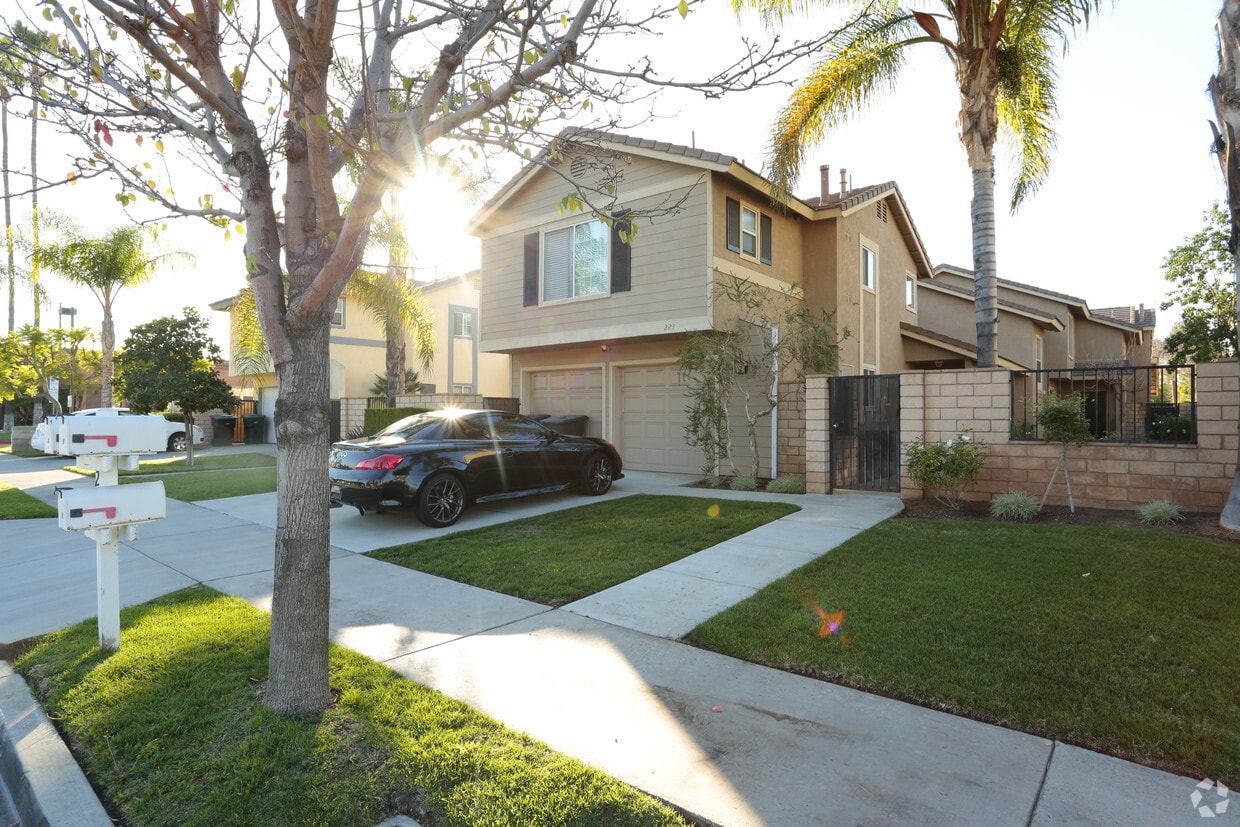 223 S Flower Ave, Brea, CA 92821 Apartments in Brea, CA