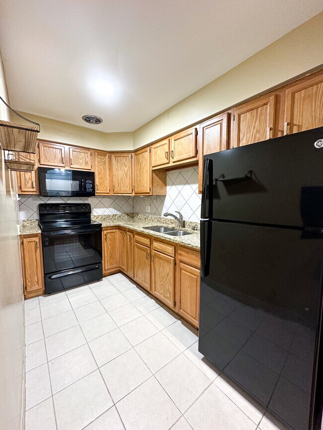 Foto del edificio - 5950 N Kenmore Ave