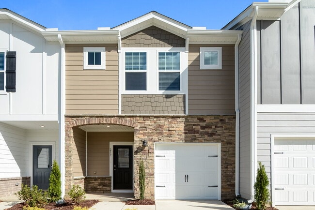 Building Photo - 217 Brook Farm Ln