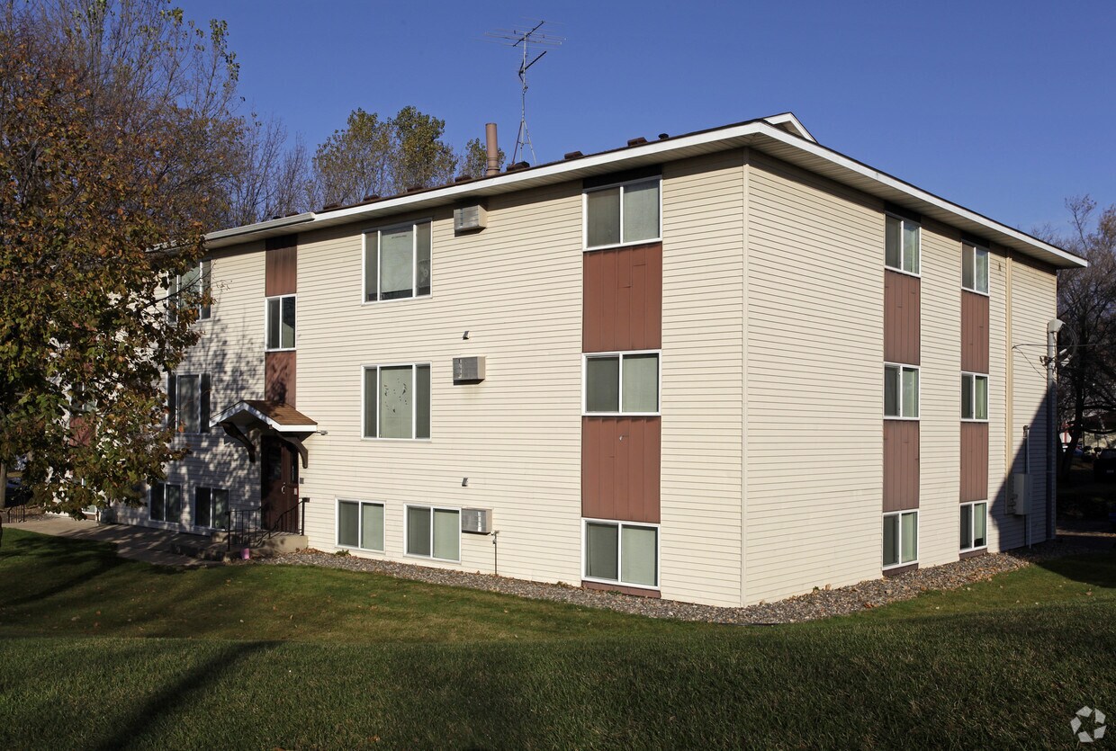 Foto principal - 523 12th St S