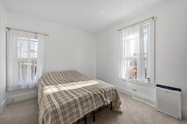 Foto del edificio - 307 E Oak St