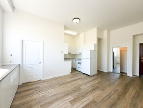 Building Photo - 323 2nd Ave N
