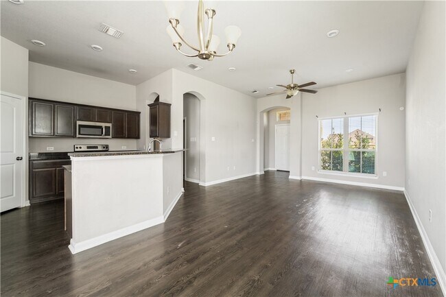 Foto del edificio - 3314 Addison St