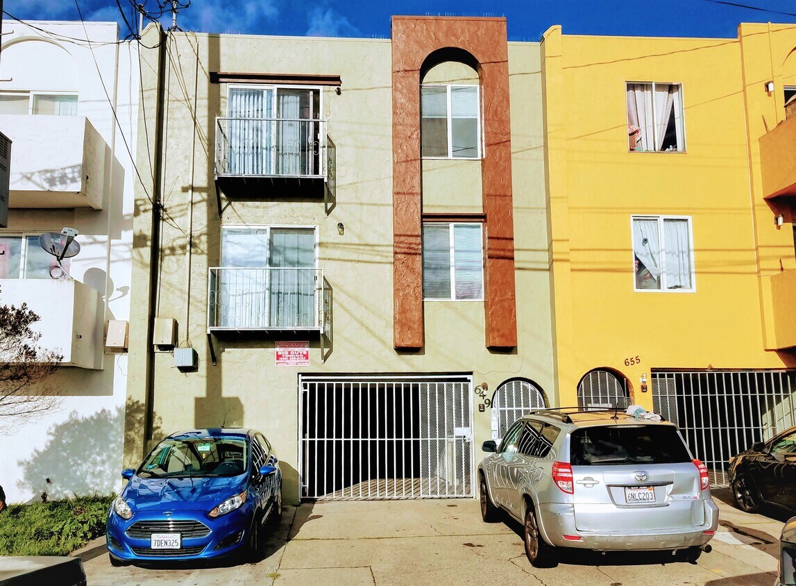 Apartment Front - 649 Villa St