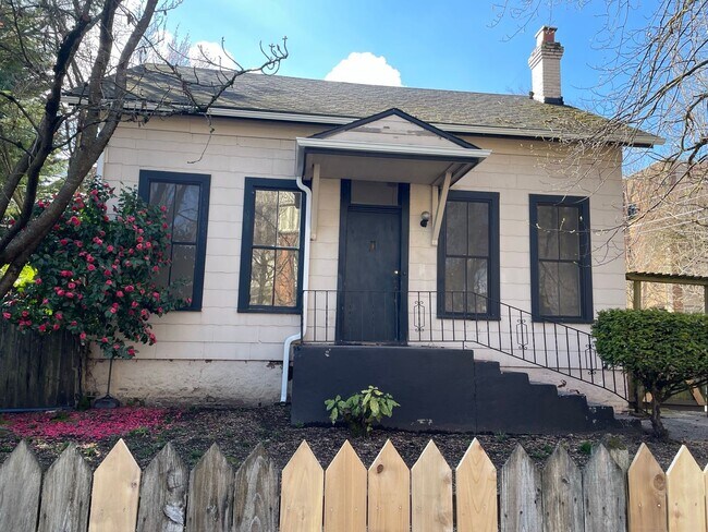 Office Suites in NW Nob Hill/Alphabet Dist... - Office Suites in NW Nob Hill/Alphabet Dist... Apartment