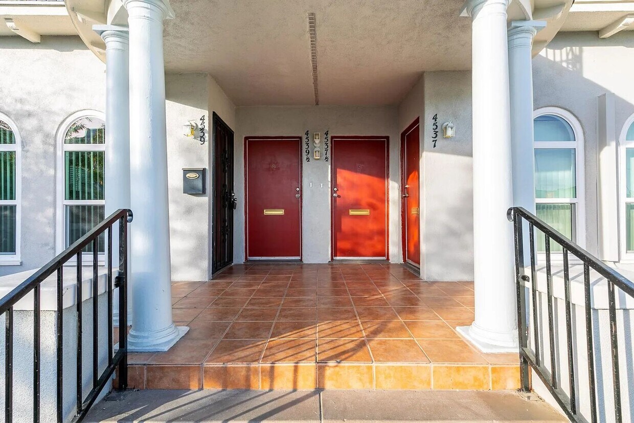 Foto principal - Bright and airy 2-bedroom 2-bath in Mid- City