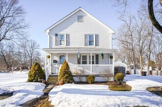 Building Photo - 40 Lealand Ave