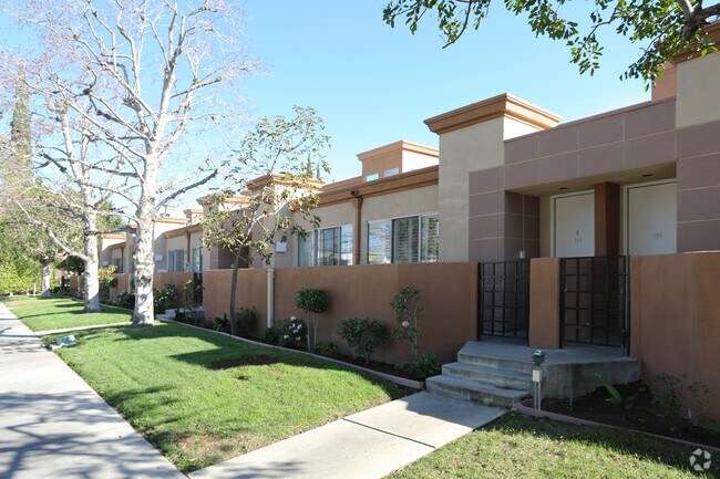 Foto del edificio - Eton Gardens Apartments